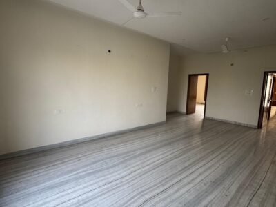 3BHK FLOOR (SEMI FURNISHED) in Eco city 1