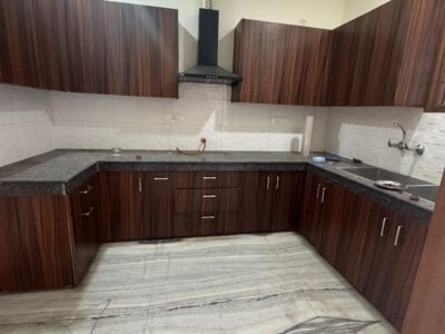 3BHK FLOOR (SEMI FURNISHED) in Eco city 1