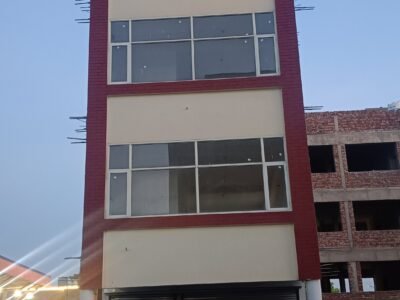 SHOWROOM AVAILABLE FOR RENT / LEASE