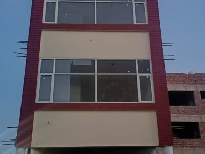 SHOWROOM AVAILABLE FOR RENT / LEASE