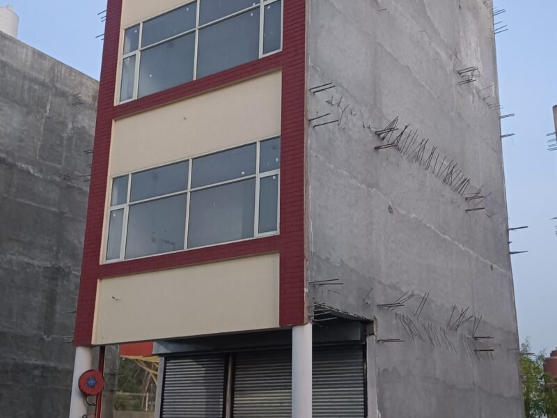 SHOWROOM AVAILABLE FOR RENT / LEASE