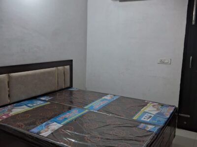 AVAILABLE FOR RENT 100 GAJ PROPERTY